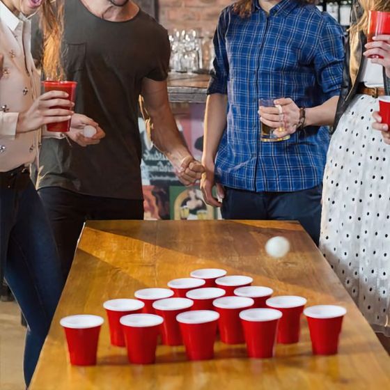Παιχνίδι ποτού Beer Pong