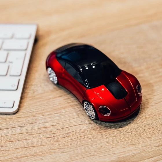 Ασύρματο ποντίκι για υπολογιστή σε σχήμα αυτοκινήτου